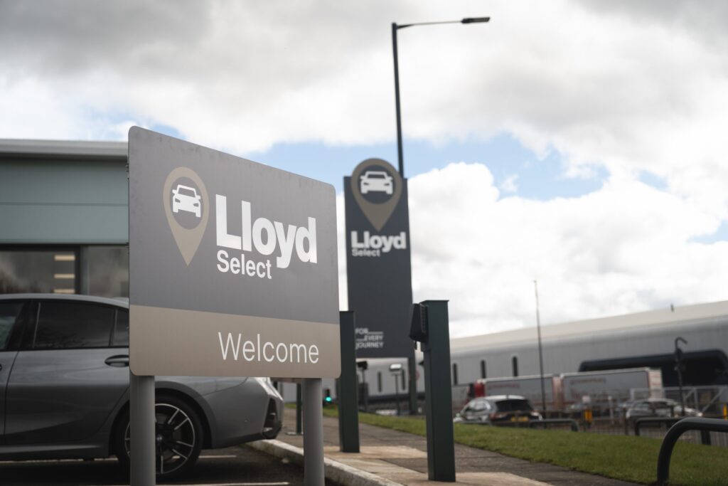 Why Outdoor Signage Remains One of the Most Visible Forms of Marketing
